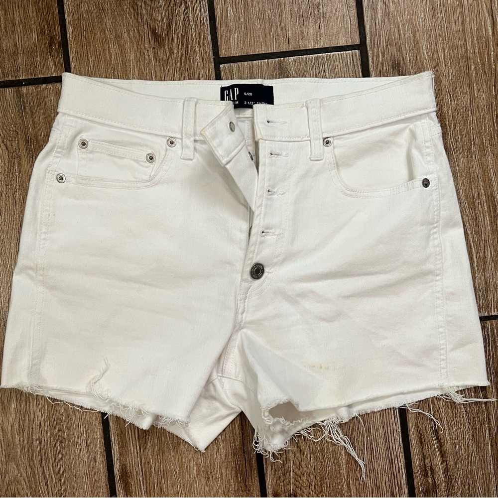 Women GAP shorts | NEW| size 6